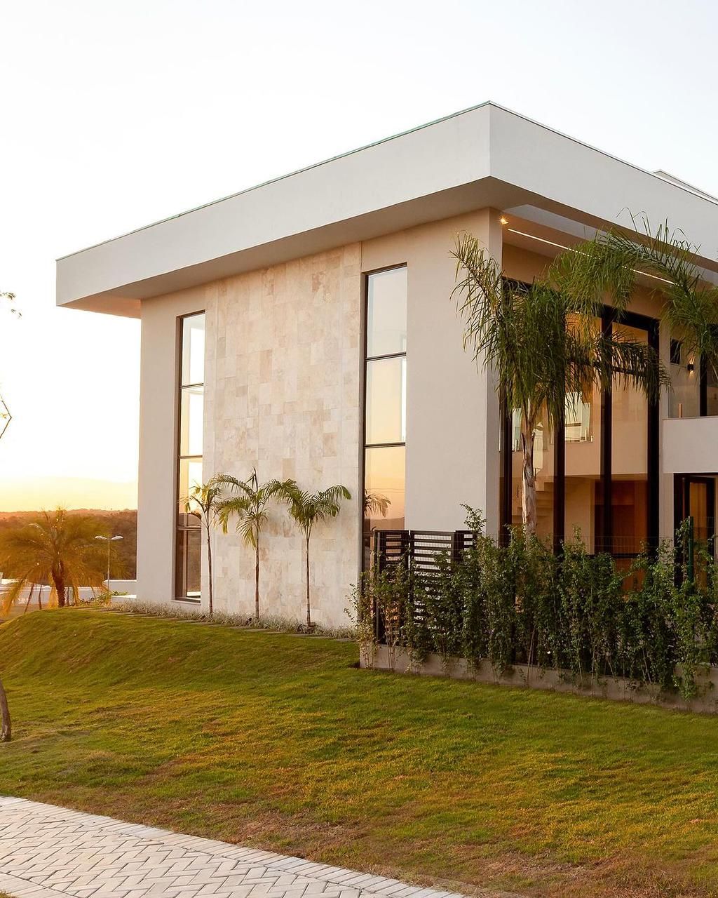 French Pattern Travertino Mix aplicado. Piso e revestimento, áreas externas e entorno de piscinas