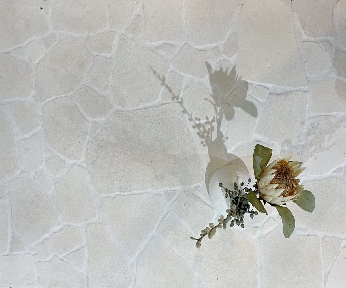 Limestone Orgânico Anticato aplicado. Caminhos, jardins e áreas externas
