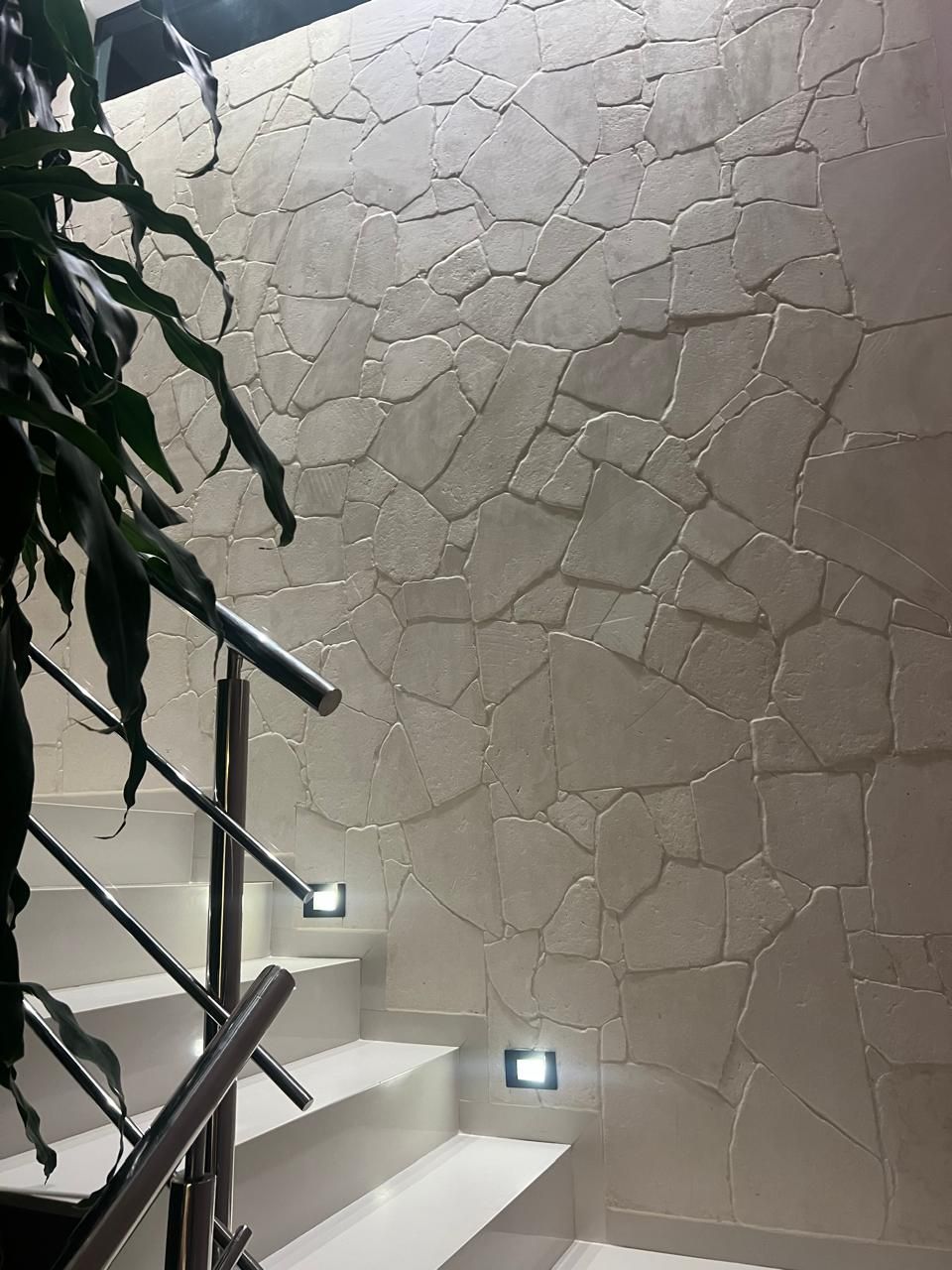 Limestone Orgânico Anticato aplicado. Caminhos, jardins e áreas externas