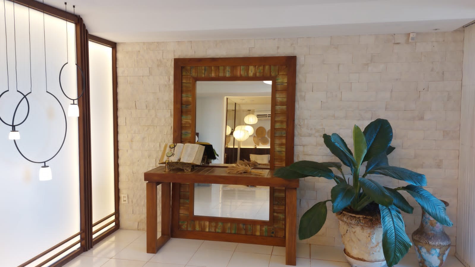 Rock Face Limestone aplicado. Fachadas e paredes, projetos clean