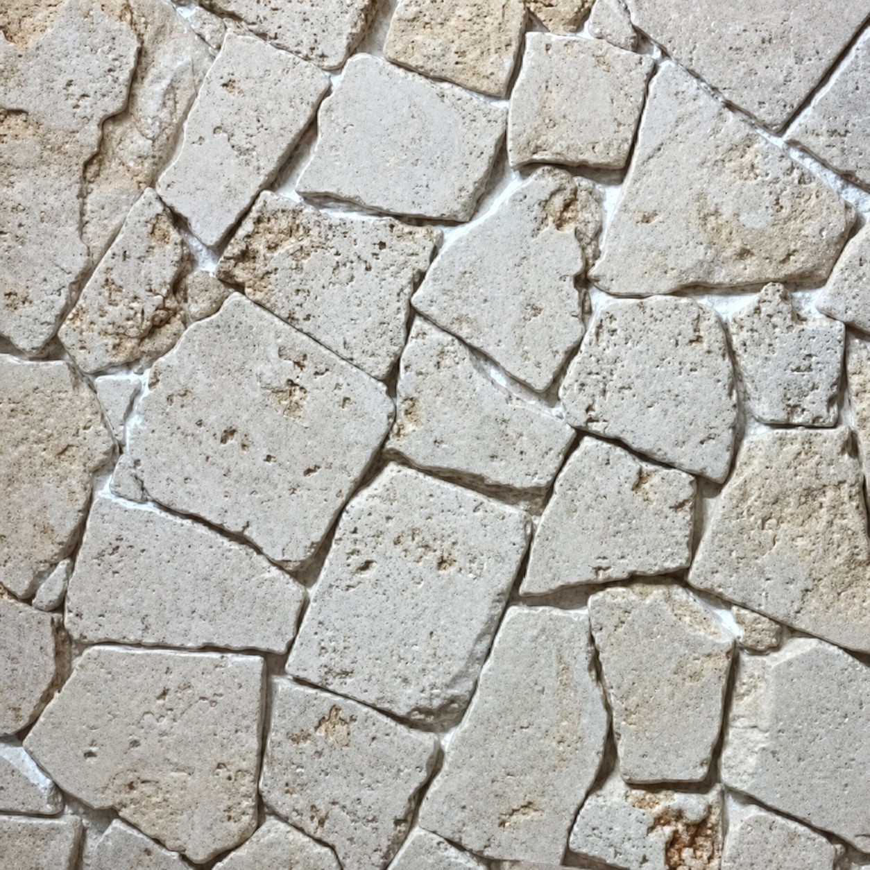 Travertino Orgânico Anticato — pedra natural, origem Turquia